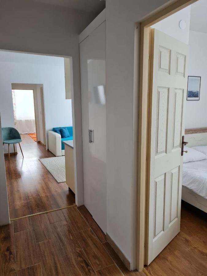 Dddd Apartament Cavnic Bagian luar foto