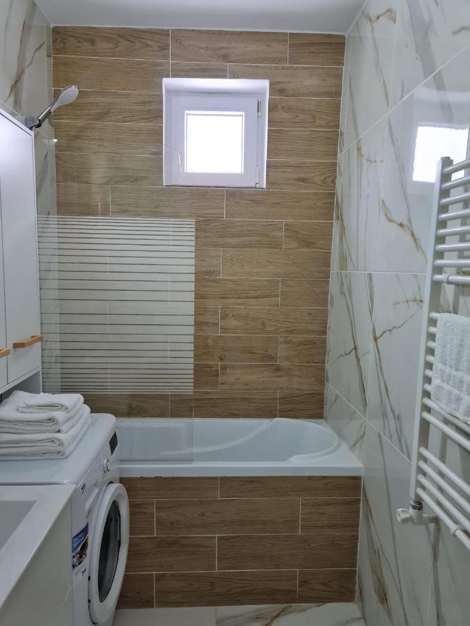 Dddd Apartament Cavnic Bagian luar foto
