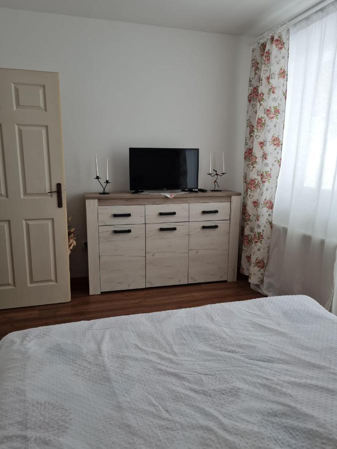 Dddd Apartament Cavnic Bagian luar foto